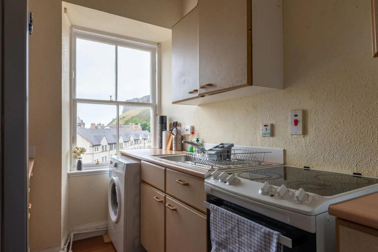 Cosy 2 Bedroom In Edinburgh Old Town Bagian luar foto